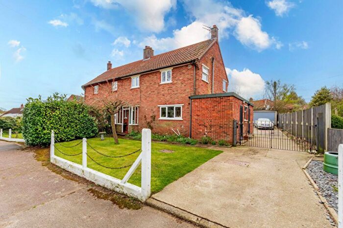 3 Bedroom Semi Detached House For Sale In School Close, Kenninghall, NR16