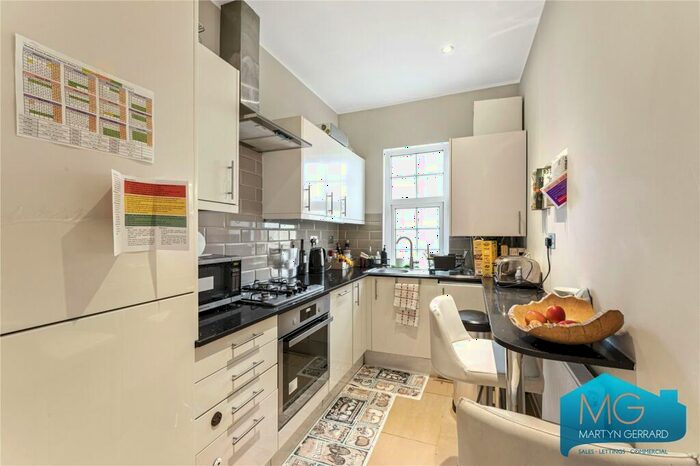 3 Bedroom Apartment To Rent In Tetherdown, Muswell Hill, London, N10
