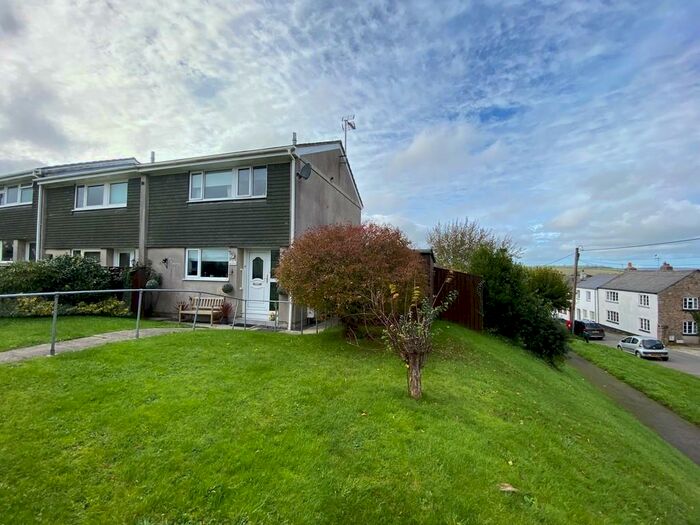 3 Bedroom End Of Terrace House For Sale In Wakehams Close, Modbury, PL21