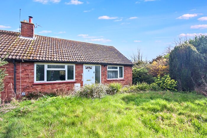 2 Bedroom Bungalow For Sale In Royston Avenue, Spaldwick, Huntingdon, PE28