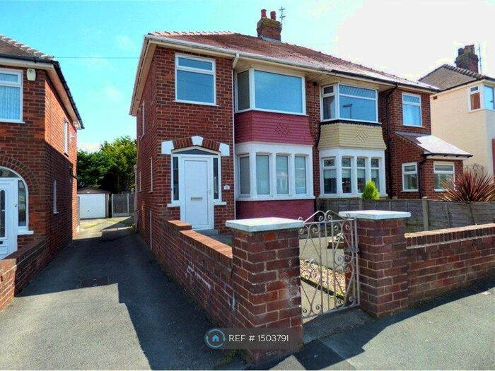 3 Bedroom Semi-Detached House To Rent In Rivington Avenue, Blackpool, FY2