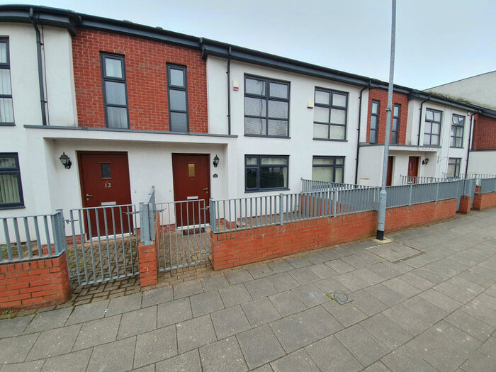 3 Bedroom Terraced House To Rent In Carnival Place, Manchester, M14
