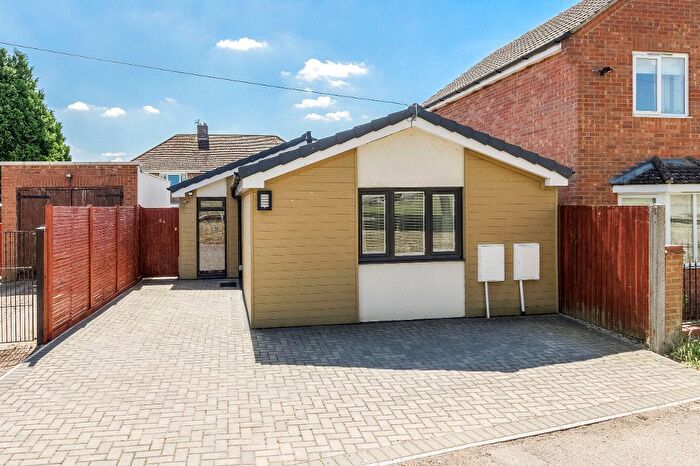 1 Bedroom Detached Bungalow For Sale In Crown Lane, Rothwell, NN14
