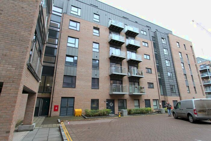2 Bedroom Flat To Rent In Shrubhill Walk, Leith Walk, Edinburgh, EH7