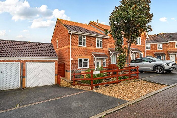 3 Bedroom End Of Terrace House For Sale In Mary Hart Close, Street, BA16