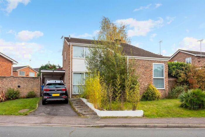 4 Bedroom Detached House To Rent In Gainsborough Drive, Ascot, SL5