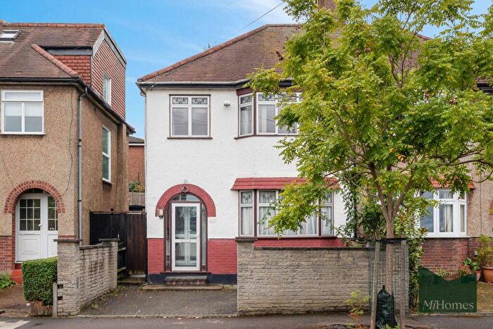 3 Bedroom Semi-Detached House For Sale In Newton Avenue, London, N10