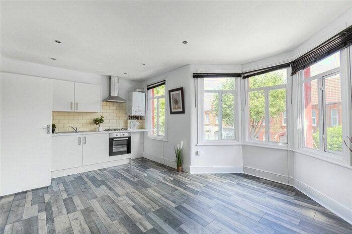 2 Bedroom Flat To Rent In Kettlebaston Road, London, E10