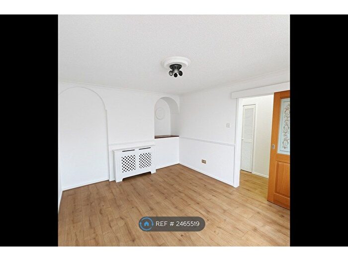 3 Bedroom Terraced House To Rent In Roodegate, Basildon, SS14