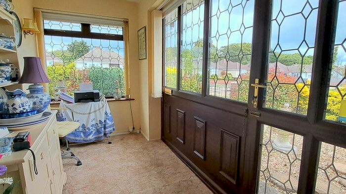 2 Bedroom Bungalow For Sale In Osborne Road, New Milton, BH25