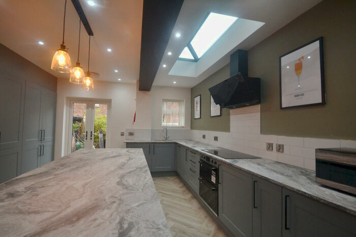 6 Bedroom Terraced House To Rent In Crofton Street, Rusholme, Manchester, M14