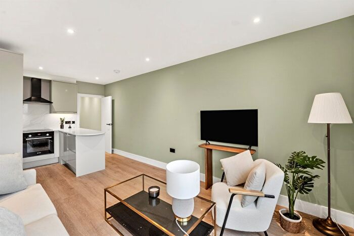 2 Bedroom Flat For Sale In Elm Grove, London, SW19
