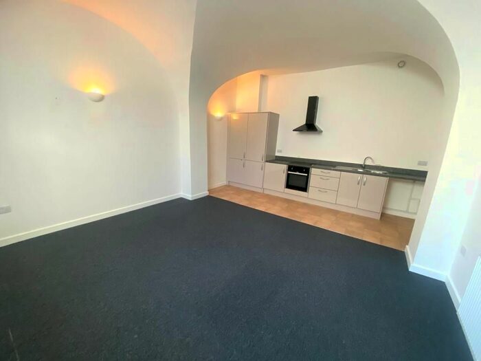 2 Bedroom Flat To Rent In Albert Terrace Road, Sheffield, S6