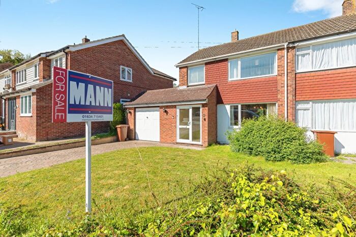 3 Bedroom Detached House For Sale In The Glebe, Cuxton, Rochester, Kent, ME2