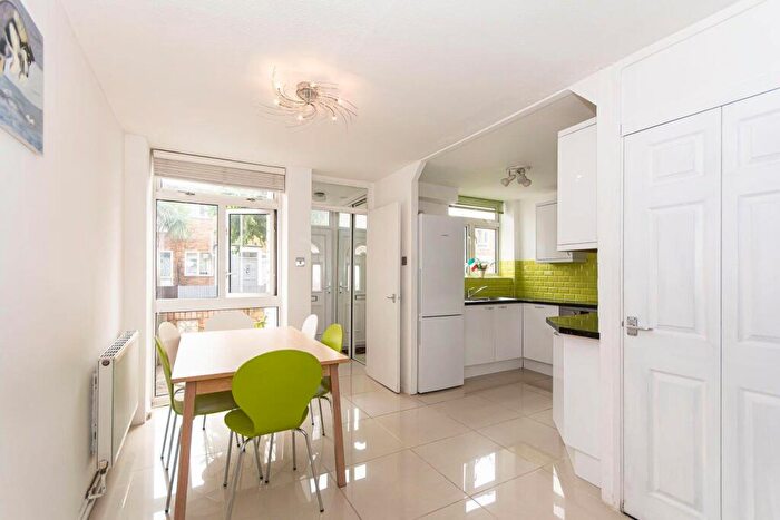 3 Bedroom Terraced House To Rent In Evesham Way, Battersea, SW11