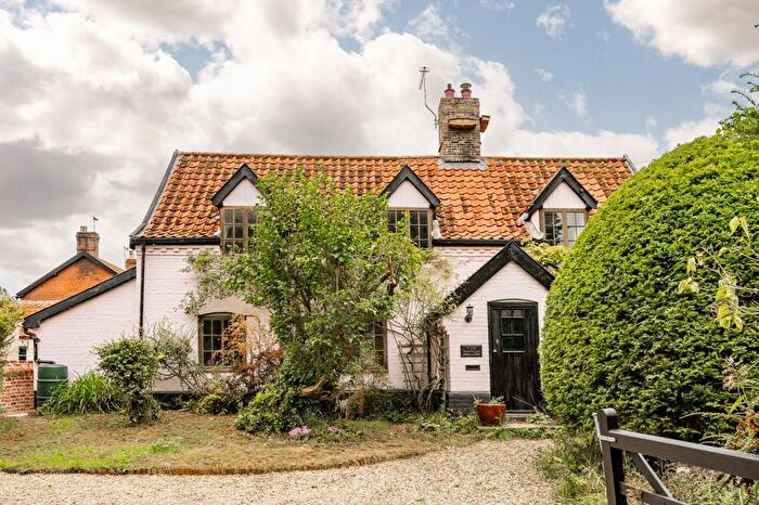 3 Bedroom Detached House For Sale In The Street, Saxlingham Nethergate, Norwich, Norfolk, NR15