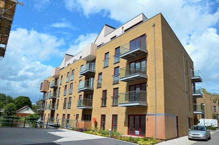 1 Bedroom Flat To Rent In Kings Mill Way, Uxbridge, UB9