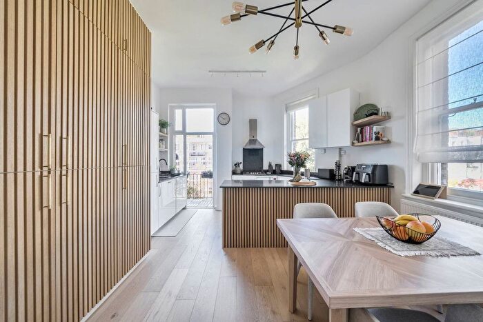 3 Bedroom Flat For Sale In Elgin Avenue, Maida Vale, London, W9