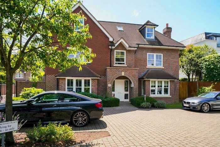 2 Bedroom Flat To Rent In Little Orchard Place, Esher, KT10