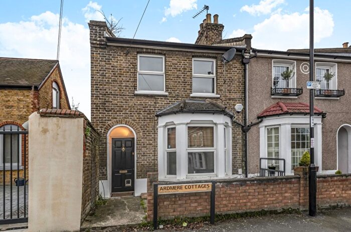2 Bedroom Detached House To Rent In Ardmere Cottages, Hither Green, London, SE13
