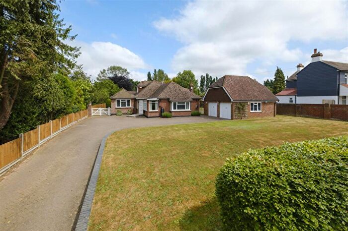 6 Bedroom Detached House For Sale In The Gables, London Road, Newington, ME9