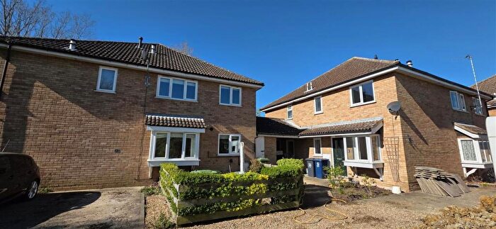 2 Bedroom Property To Rent In Orwell Close, St Ives, PE27