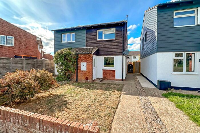 2 Bedroom Semi-Detached House For Sale In Windward Close, Littlehampton, West Sussex, BN17