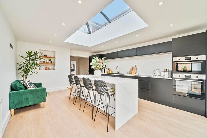 3 Bedroom Semi-Detached House For Sale In Stanton Road, Mitton, GL20