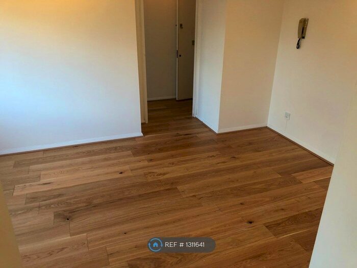 1 Bedroom Flat To Rent In Cornmow Drive, London NW10