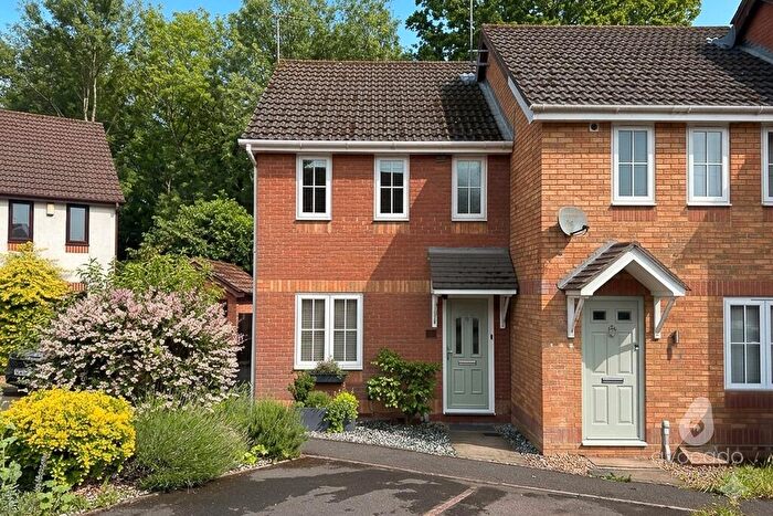 2 Bedroom End Of Terrace House For Sale In Sen Close, Warfield, Berkshire, RG42