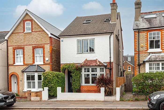 4 Bedroom Detached House To Rent In Springcopse Road, Reigate, RH2
