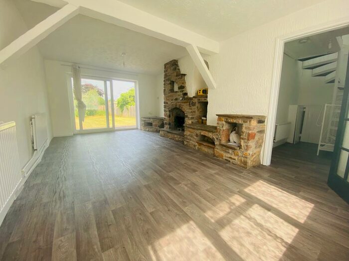 3 Bedroom House To Rent In Pretoria Road, Patchway, Bristol, BS34