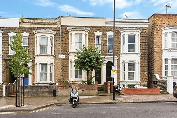 4 Bedroom Town House To Rent In Powerscroft Road, Hackney/ Clapton, E5