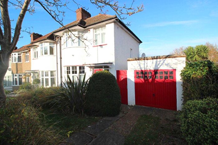 3 Bedroom House To Rent In Moordown, Shooter`s Hill, SE18