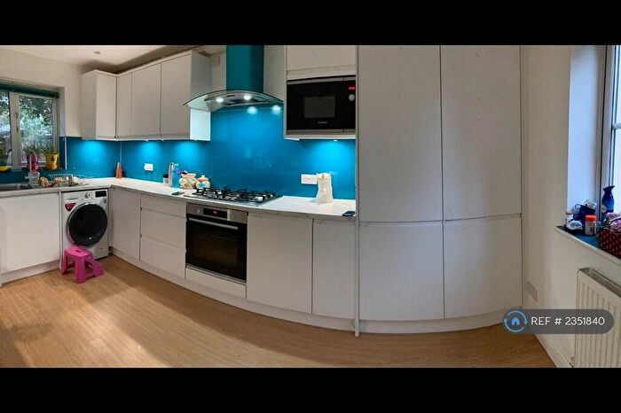 3 Bedroom Semi-Detached House To Rent In Teal Place, Sutton, SM1