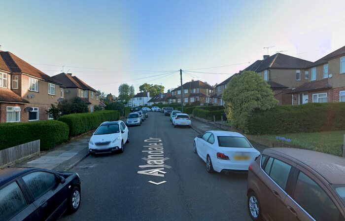 3 Bedroom Bungalow To Rent In Alandale Drive, Pinner, Greater London, HA5