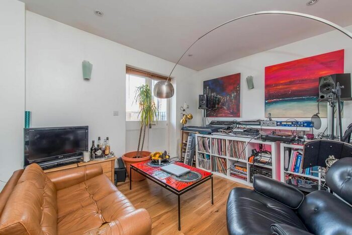 1 Bedroom Flat To Rent In Redchurch Street, London E2