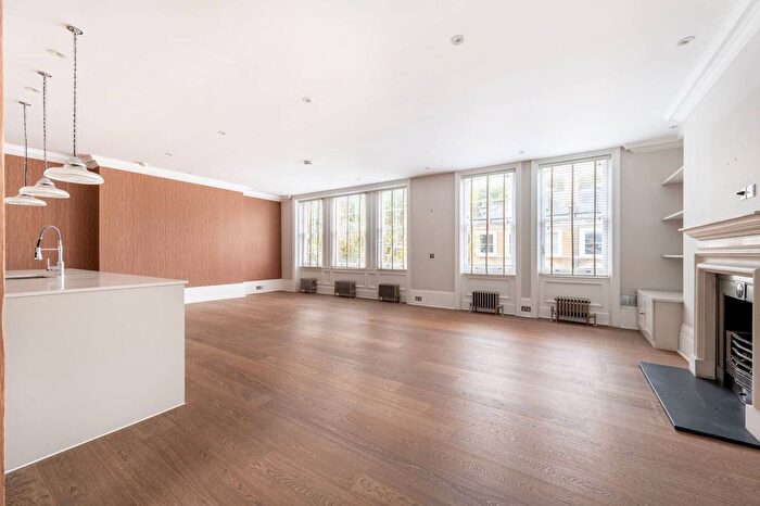 3 Bedroom Flat For Sale In Holland Park Gardens, Holland Park, London, W14