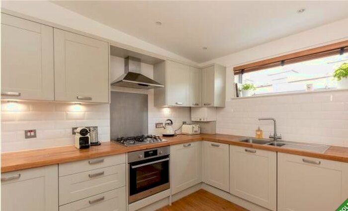 1 Bedroom Flat To Rent In , Patriothall, Edinburgh, EH3