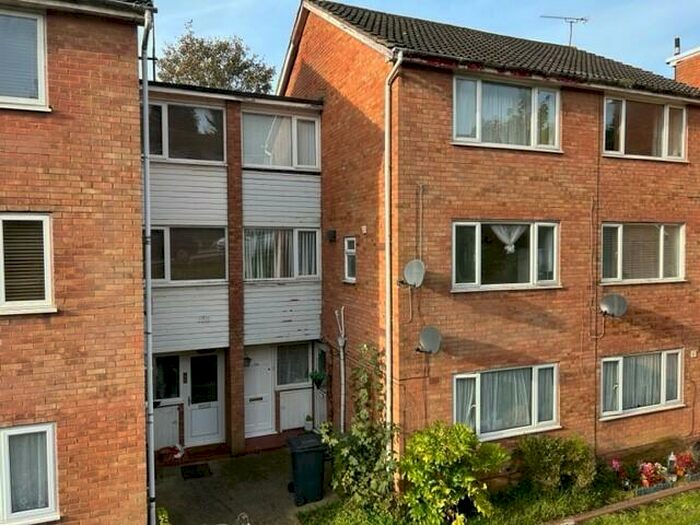 2 Bedroom Maisonette To Rent In Brendon Avenue, LU2