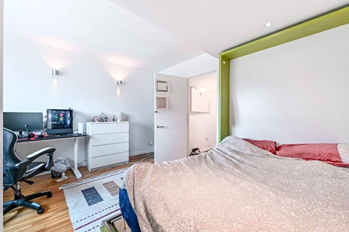 Studio To Rent In St Pancras Way, Camden, London, NW1