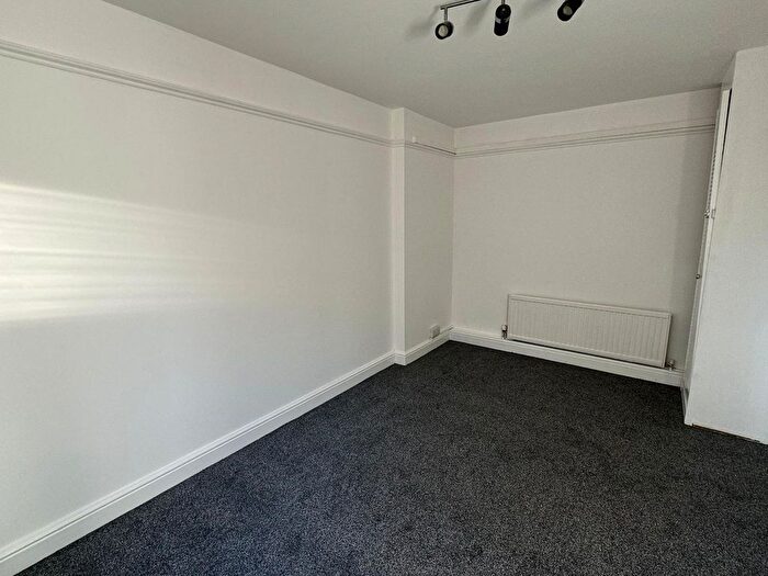 2 Bedroom Flat To Rent In Lower Warberry Road, Torquay, TQ1