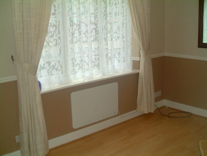 1 Bedroom Flat To Rent In Cross Road, Waltham Cross, EN8
