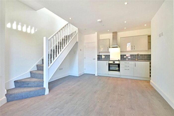 1 Bedroom Flat To Rent In Dartmouth Road, Kilburn, NW2