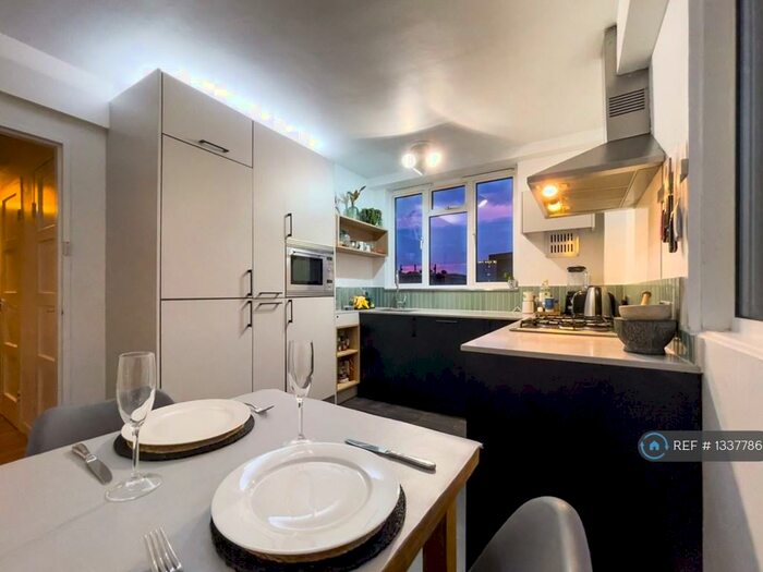 2 Bedroom Flat To Rent In Parmoor Court, London, EC1V