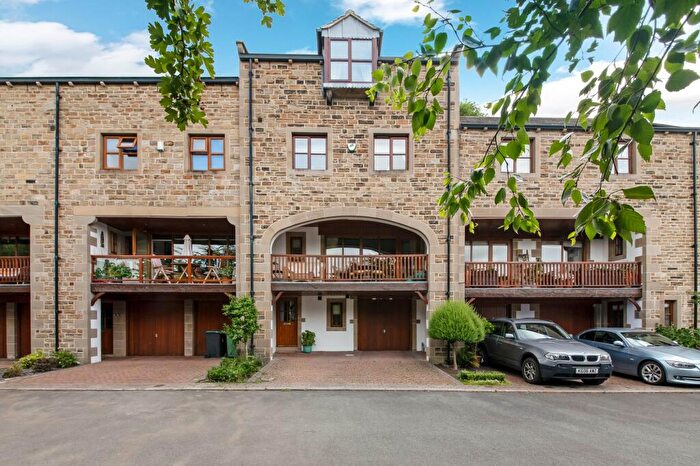 4 Bedroom Character Property For Sale In The Maltings, Gynn Lane, Honley, HD9