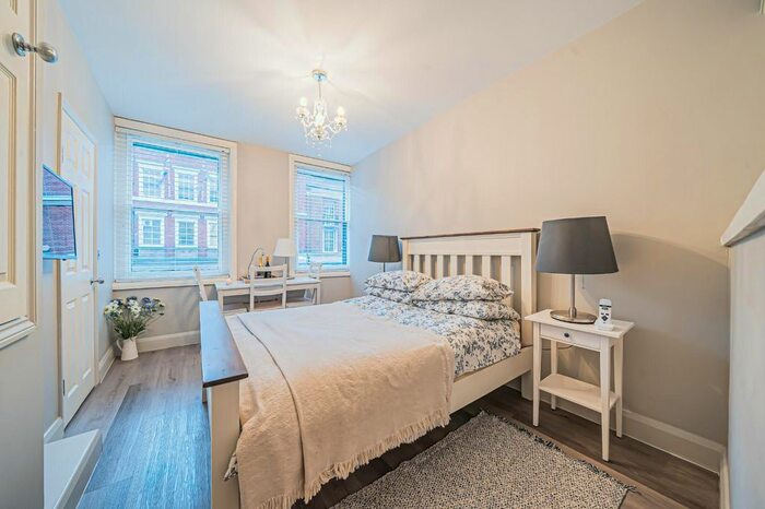 Studio To Rent In High Street, Windsor, SL4