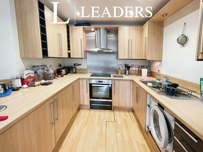 2 Bedroom Apartment To Rent In Gloucester Square, Southampton, SO14