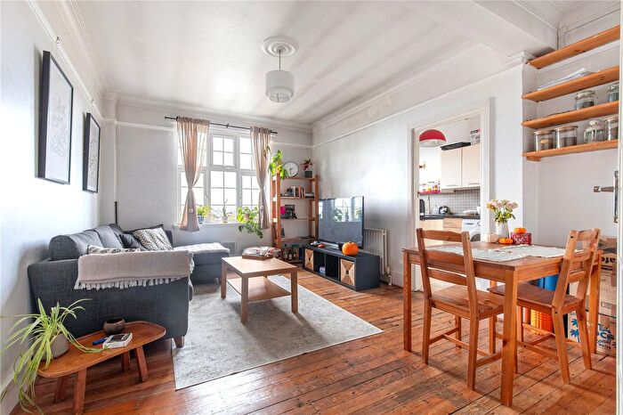 2 Bedroom Flat To Rent In Streatham Hill, London, SW2