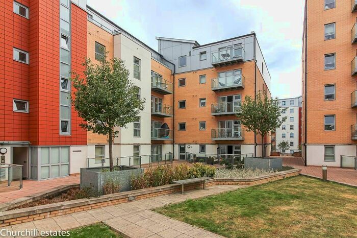 1 Bedroom Apartment To Rent In Queen Mary Avenue, London, E18